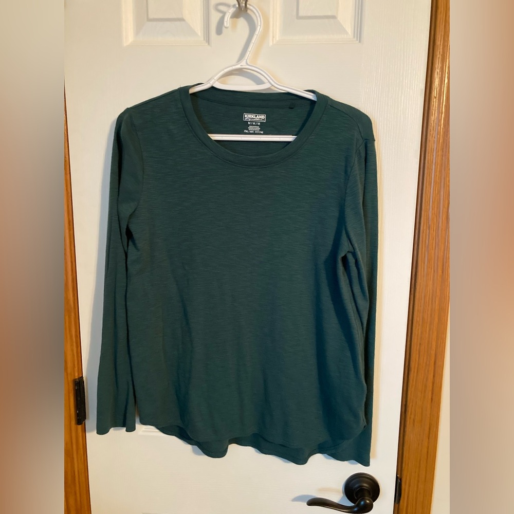 Kirkland Signature Women's Green 3/4 Sleeve Top